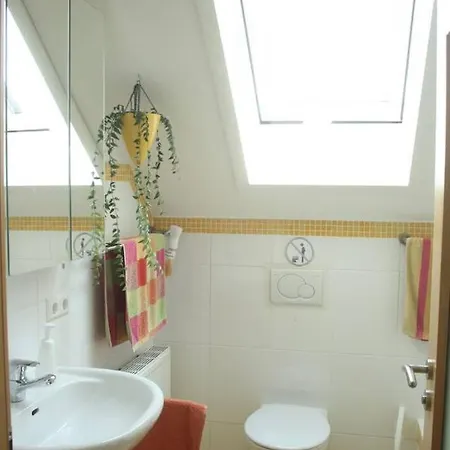 Möbliertes Zimmer, Plüderhausen *